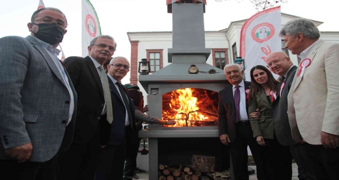 Menteşede 3 Gün Sürecek Şenlik Baca Yakma Töreni İle Başladı