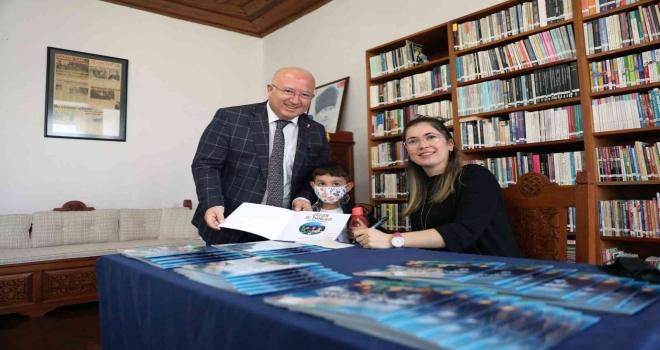 Minik Okurlar İçin İmza Günü