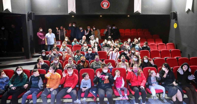 Menteşede Özel Çocuklara Özel Tiyatro Oyunu