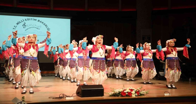 Bodrumda Öğretmenler Sahneye Çıktı