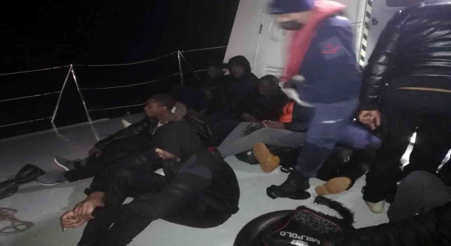 Marmariste 29 düzensiz göçmen kurtarıldı