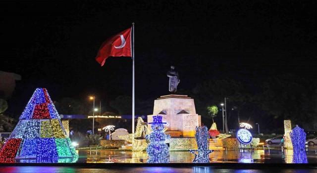 Menteşenin cadde ve sokakları yeni yıla hazır