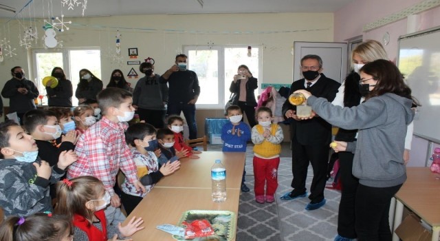 Köyceğiz Fen Lisesi öğrencilerinden miniklere ziyaret