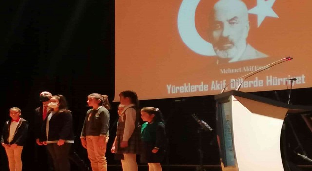 İstiklal Marşı Okuma Yarışmasında Köyceğizli Yıldız birinci oldu