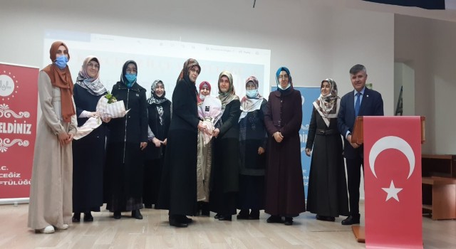 Köyceğizde “Değişen Dünyada Kadın Olmak” konulu konferans düzenlendi