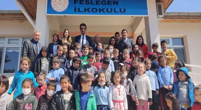 Milas Fesleğen İlkokulu kütüphaneye kavuştu