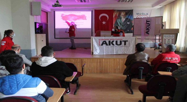 Milasta öğrenciler deprem konusunda bilgilendirildi