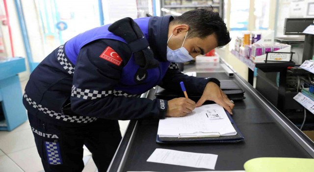 Zabıtadan marketlerde etiket denetimi