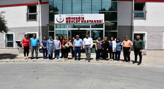 Başkan Ceylandan hemşirelere hediye