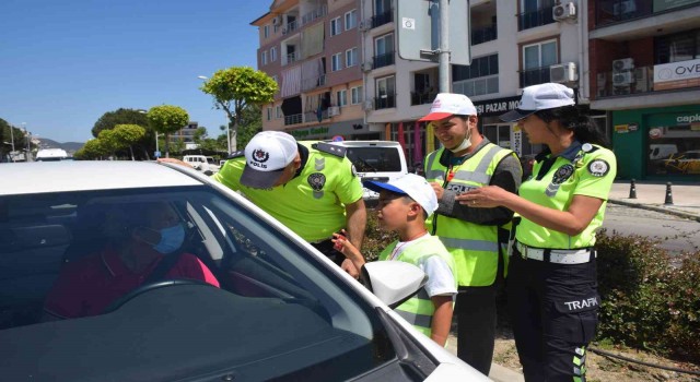 Ortacada trafik polisleri engelli öğrencilerle bir araya geldi