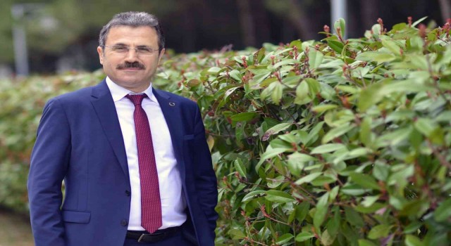 MSKÜ Rektörü Prof. Dr. Çiçekin performansına, Bronz ödül