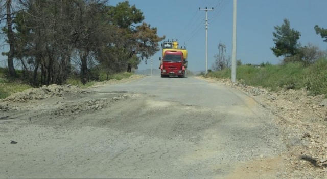 Sakarkaya Mahalle sakinleri, ağır tonajlı araçlardan şikayet etti