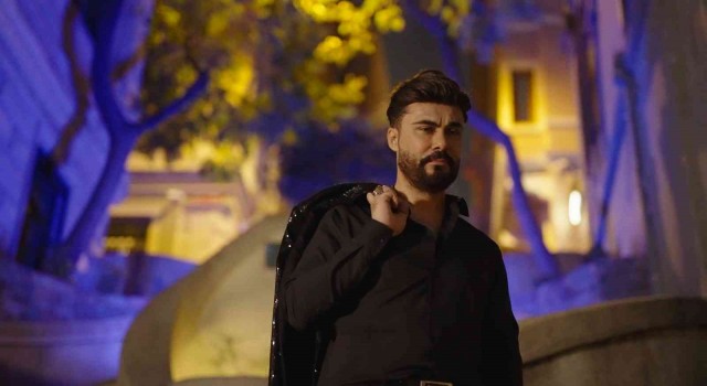 Ben adam değil miydim şarkısıyla tıklanma rekorları kırıyor