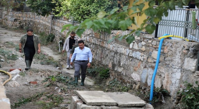 Başkan Aras, yağış boyunca sahadaydı