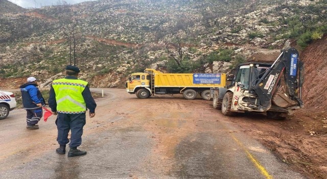 Marmariste sağanak yağışlar başladı