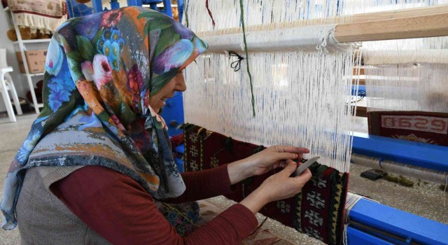 Köy Yaşam Merkezinde 3 kuşak birlikte eğitim görüyor
