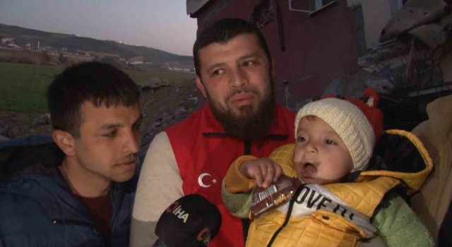 5 kişilik aileden 8 aylık Ömer Adnan bebeğin inanılmaz kurtuluşu