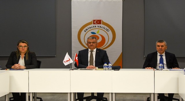 Antalyada 13 bin 421 depremzede öğrenci okula başladı