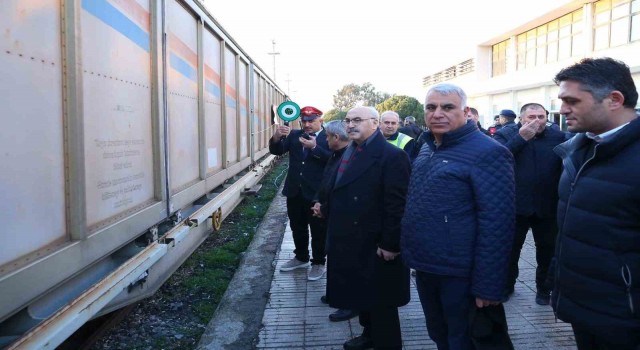 İzmirdeki konteynerler deprem bölgesine gönderildi