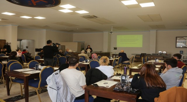 Üniversitede depremzedelere psiko-sosyal destek semineri düzenlendi