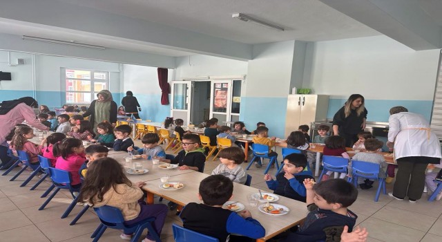 Yozgatta öğrencilere ücretsiz yemek uygulaması başladı