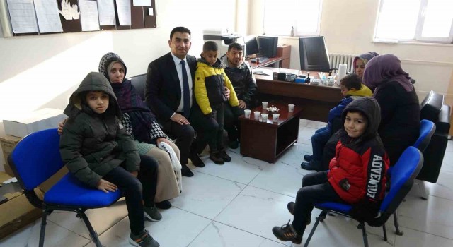 Yüksekovaya yerleştirilen depremzede öğrenciler ders başı yaptı