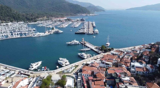 Marmariste oteller hazırlıklarını yaparak misafirlerini beklemeye başladı