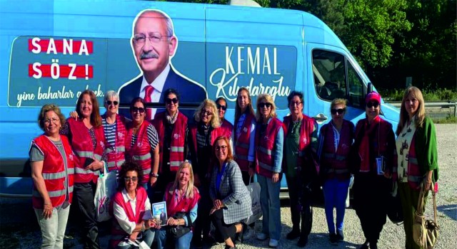 CHP’Lİ KADINLAR KAPI KAPI DOLAŞIYOR