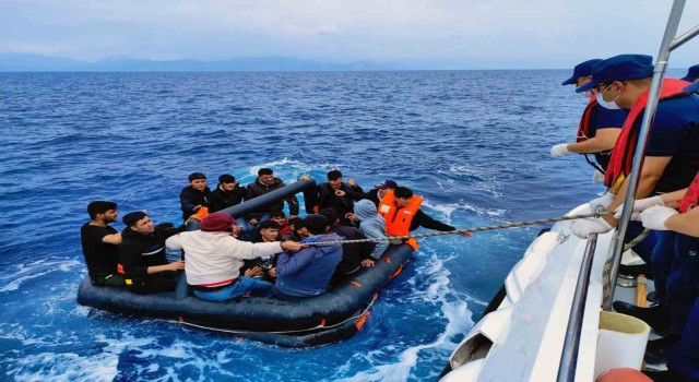 Datçada 50 düzensiz göçmen kurtarıldı