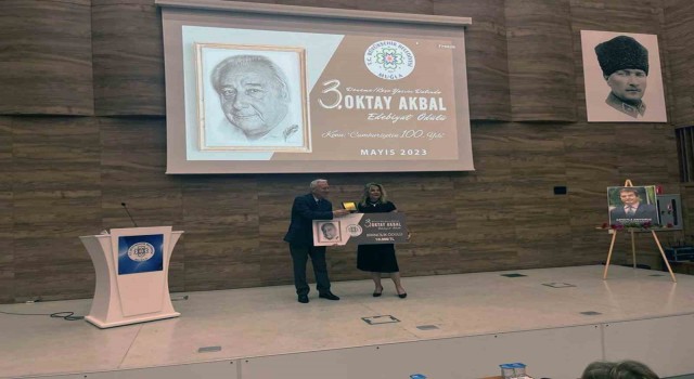 Oktay Akbal Edebiyat ödülleri verildi