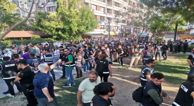 İzmirde LGBT yürüyüşüne polis müdahalesi: 50nin üzerinde gözaltı