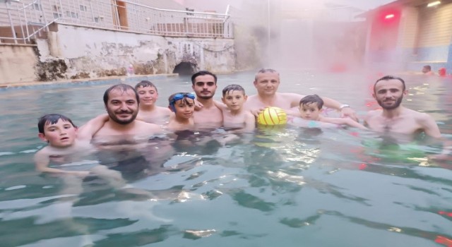 Köydeki kaplıcaya ilgi
