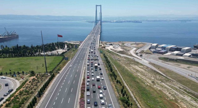 Osmangazi Köprüsünde trafik durma noktasına geldi