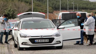 Hastane acil servisi otoparkında araç içinde başında poşetle ölü bulundu