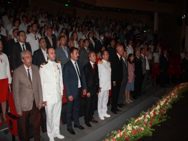 ARMUTALAN KÜLTÜR MERKEZİNDE GERÇEKLEŞTİRİLEN19 MAYIS GENÇLİK VE SPOR BAYRAMI KUTLANILDI